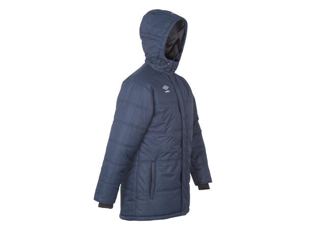 UMBRO Core Padded Jkt 17 Marine M Funksjonell lang vattert klubbjakke 